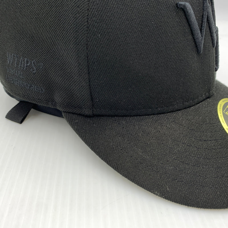 【中古品】【メンズ】 WTAPS ダブルタップス × NEW ERA ニューエラ 別注コラボ 59FIFTY LOW PROFILE CAP POLY. TWILL. NEWERA. LEAGUE ロー プロファイル キャップ 帽子 185-260730-yo-12-tei サイズ：７ 3/8 カラー：ブラック 万代Net店