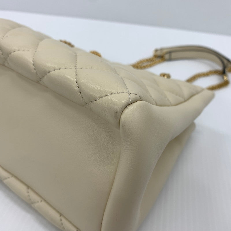 【中古品】【レディース】 VERSACE ヴェルサーチ 1005560 1A03912 キルティング チェーン トートバッグ カバン レザーバッグ メデューサ 180-260714-ko-13-tei カラー：アイボリー系 万代Net店