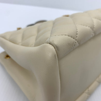 【中古品】【レディース】 VERSACE ヴェルサーチ 1005560 1A03912 キルティング チェーン トートバッグ カバン レザーバッグ メデューサ 180-260714-ko-13-tei カラー：アイボリー系 万代Net店