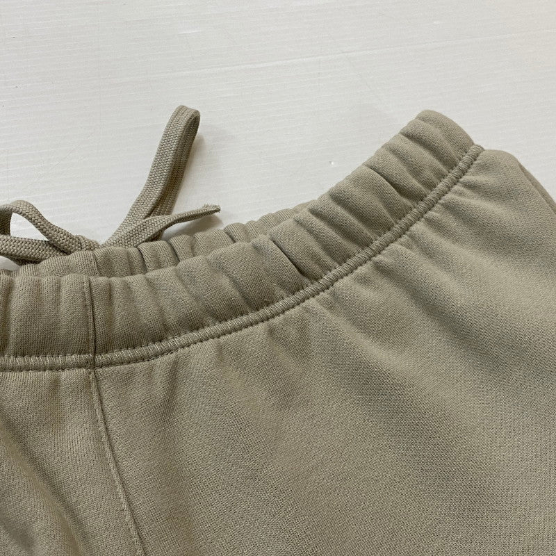 【中古品】【メンズ】 FEAR OF GOD ESSENTIALS フィア オブ ゴッド エッセンシャルズ FLARE SWEATPANT フレア スウェット パンツ ボトムス 153-260718-sa-13-tei サイズ：M カラー：タン 万代Net店