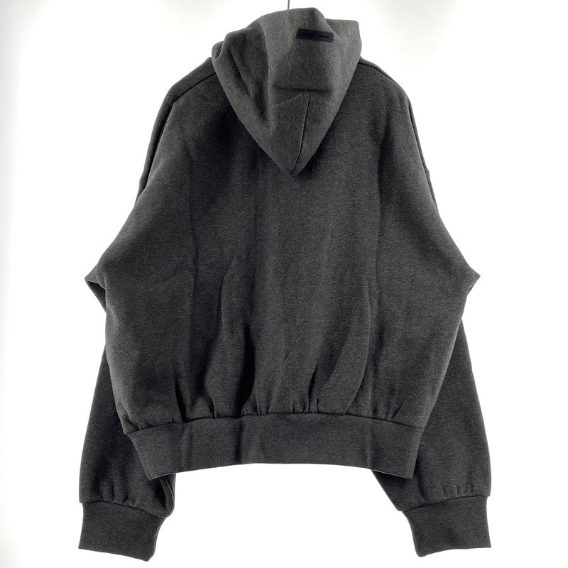 【中古品】【メンズ】 FEAR OF GOD ESSENTIALS フィア オブ ゴッド エッセンシャルズ EMBOS CLASSIC HOODIE エンボス クラシック フーディー 長袖 トップス プルーオーバーパーカー 142-260718-sa-11-tei サイズ：M カラー：グレー 万代Net店