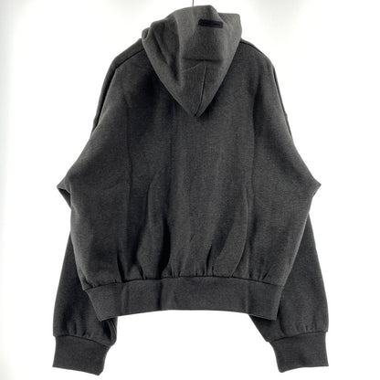 【中古品】【メンズ】 FEAR OF GOD ESSENTIALS フィア オブ ゴッド エッセンシャルズ EMBOS CLASSIC HOODIE エンボス クラシック フーディー 長袖 トップス プルーオーバーパーカー 142-260718-sa-11-tei サイズ：M カラー：グレー 万代Net店