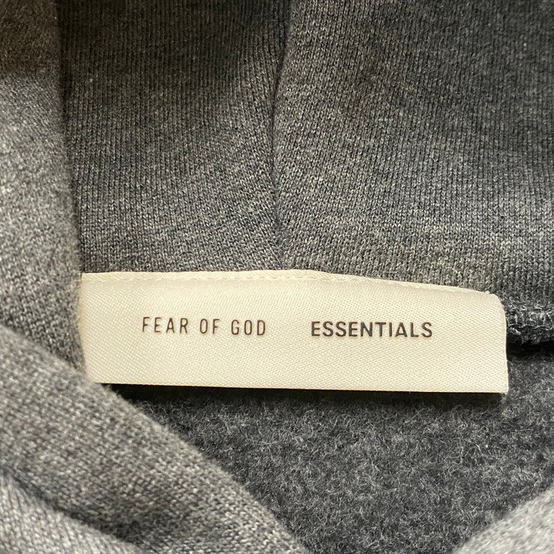 【中古品】【メンズ】 FEAR OF GOD ESSENTIALS フィア オブ ゴッド エッセンシャルズ EMBOS CLASSIC HOODIE エンボス クラシック フーディー 長袖 トップス プルーオーバーパーカー 142-260718-sa-11-tei サイズ：M カラー：グレー 万代Net店