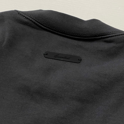 【中古品】【メンズ】 FEAR OF GOD ESSENTIALS フィア オブ ゴッド エッセンシャルズ CAMPUS 90's LONG SLEEVE SWEAT キャンパス 90年代 ロング スリーブ スウェット 長袖 トップス トレーナー 142-260718-sa-06-tei サイズ：L カラー：ブラック 万代Net店