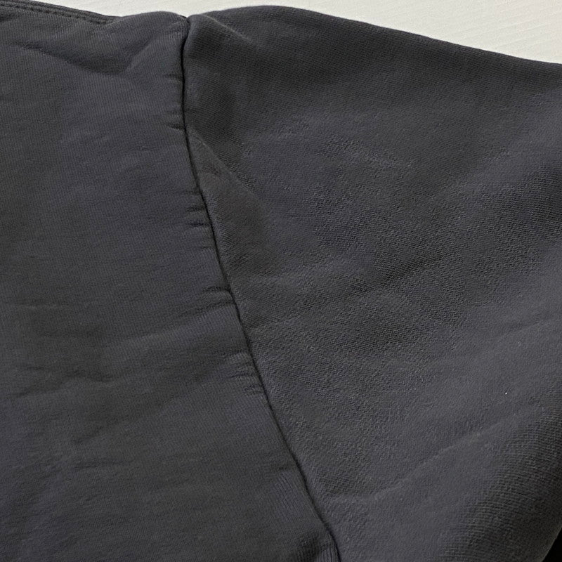 【中古品】【メンズ】 FEAR OF GOD ESSENTIALS フィア オブ ゴッド エッセンシャルズ CAMPUS 90's LONG SLEEVE SWEAT キャンパス 90年代 ロング スリーブ スウェット 長袖 トップス トレーナー 142-260718-sa-06-tei サイズ：L カラー：ブラック 万代Net店