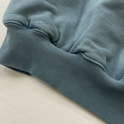 【中古品】【メンズ】 FEAR OF GOD ESSENTIALS フィア オブ ゴッド エッセンシャルズ CAMPUS 90's LONG SLEEVE SWEAT キャンパス 90年代 ロング スリーブ スウェット 長袖 トップス トレーナー 142-260718-sa-04-tei サイズ：L カラー：ブルー 万代Net店