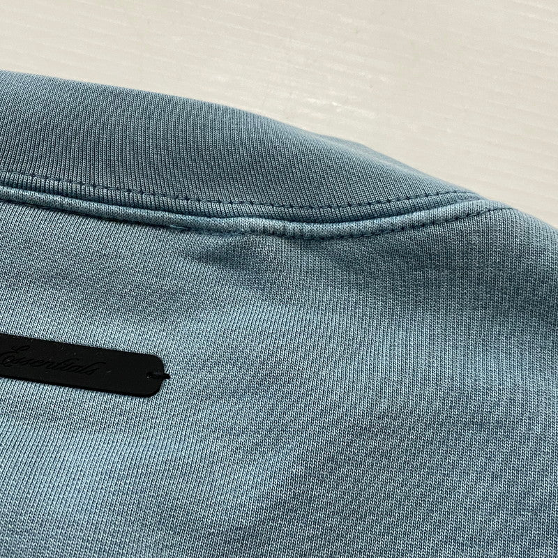 【中古品】【メンズ】 FEAR OF GOD ESSENTIALS フィア オブ ゴッド エッセンシャルズ CAMPUS 90's LONG SLEEVE SWEAT キャンパス 90年代 ロング スリーブ スウェット 長袖 トップス トレーナー 142-260718-sa-04-tei サイズ：L カラー：ブルー 万代Net店