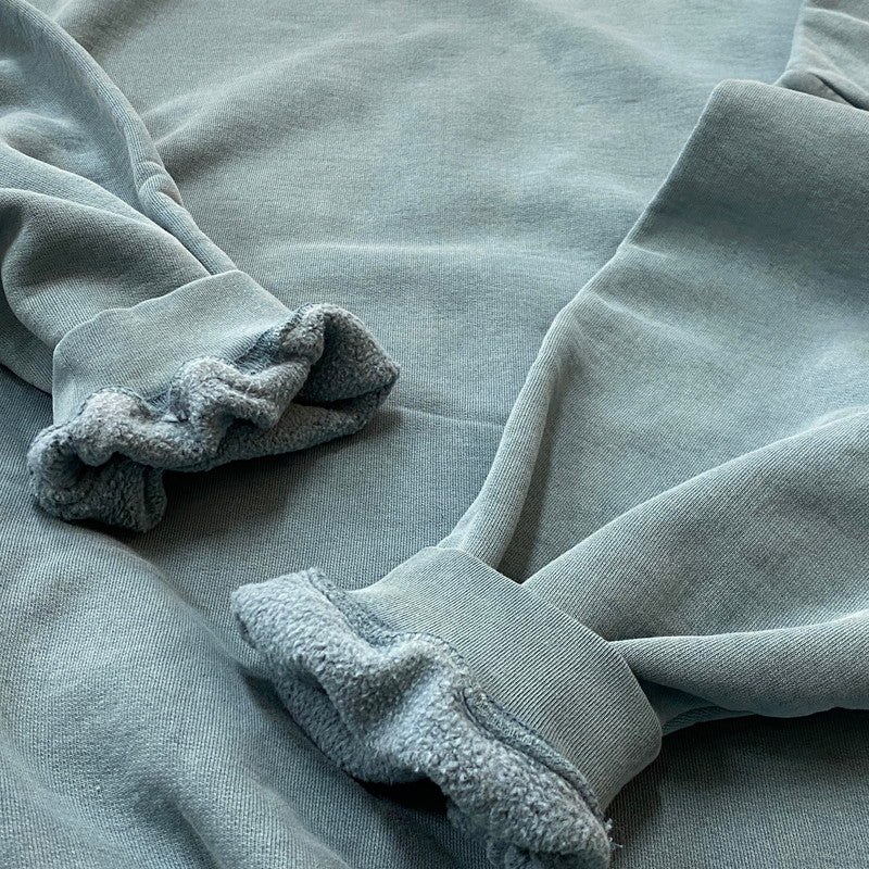 【中古品】【メンズ】 FEAR OF GOD ESSENTIALS フィア オブ ゴッド エッセンシャルズ CAMPUS 90's LONG SLEEVE SWEAT キャンパス 90年代 ロング スリーブ スウェット 長袖 トップス トレーナー 142-260718-sa-04-tei サイズ：L カラー：ブルー 万代Net店