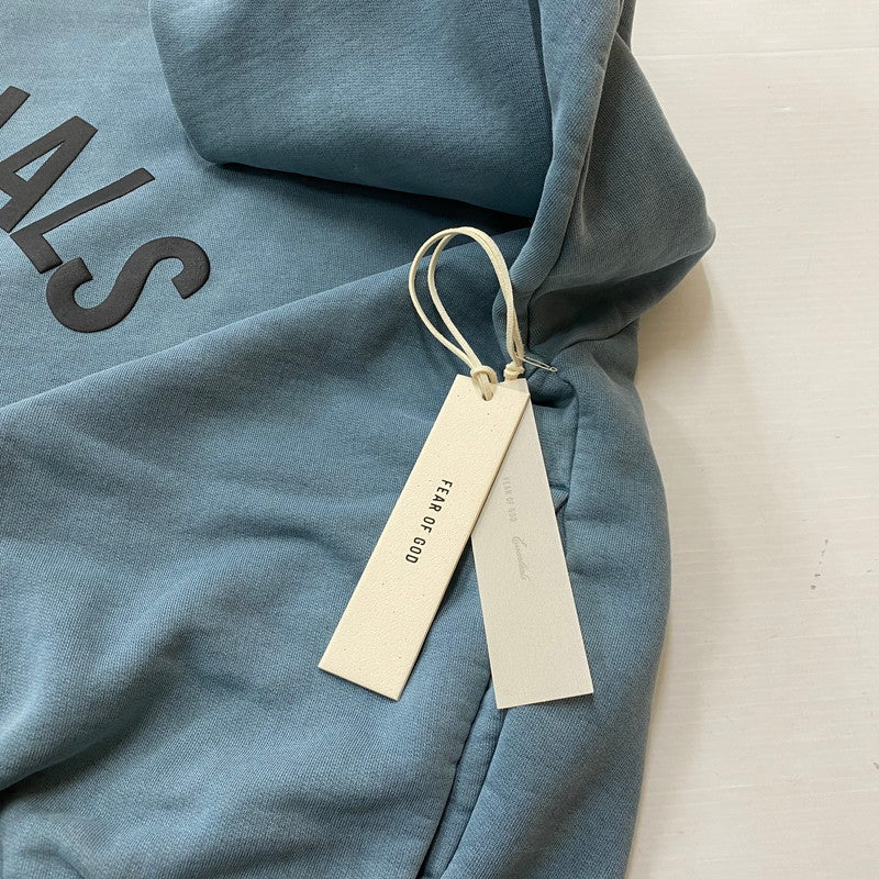 【中古品】【メンズ】 FEAR OF GOD ESSENTIALS フィア オブ ゴッド エッセンシャルズ CAMPUS 90's LONG SLEEVE SWEAT キャンパス 90年代 ロング スリーブ スウェット 長袖 トップス トレーナー 142-260718-sa-04-tei サイズ：L カラー：ブルー 万代Net店