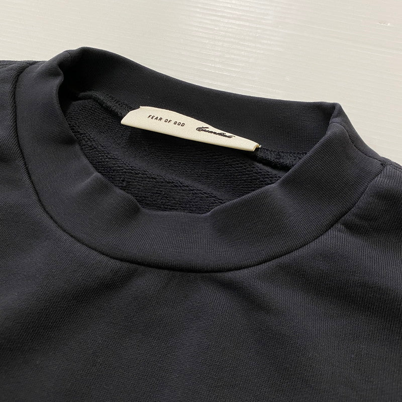 【中古品】【メンズ】 FEAR OF GOD ESSENTIALS フィア オブ ゴッド エッセンシャルズ 90's FITRAINING LOGO CREW 90年代 フィットトレーニング ロゴ クルー 長袖 トップス 142-260718-sa-05-tei サイズ：L カラー：ブラック 万代Net店