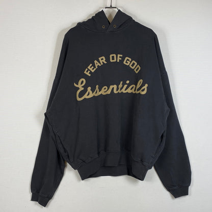 【中古品】【メンズ】 FEAR OF GOD ESSENTIALS フィア オブ ゴッド エッセンシャルズ 90’s FITRAINING LOGO HOODIE フィットトレーニング ロゴ フーディー 長袖 トップス プルーオーバーパーカー 142-260718-sa-10-tei サイズ：M カラー：ブラック 万代Net店