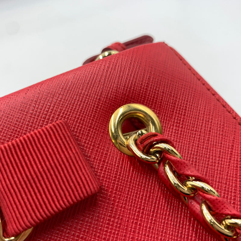 【中古品】【レディース】 Salvatore Ferragamo サルヴァトーレ・フェラガモ AB-21G191 ヴァラリボン 2WAYチェーンバッグ カバン ショルダーバッグ ハンドバッグ 188-260721-ko-03-tei カラー：レッド 万代Net店