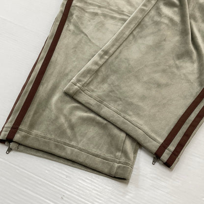【中古品】【メンズ】 ADIDAS アディダス SMU FB TRACK PANTS VELOUR KD9388 別注 生産 トラック パンツ ベロア ボトムス ジャージ 159-260720-sa-23-tei サイズ：M カラー：カーキ 万代Net店
