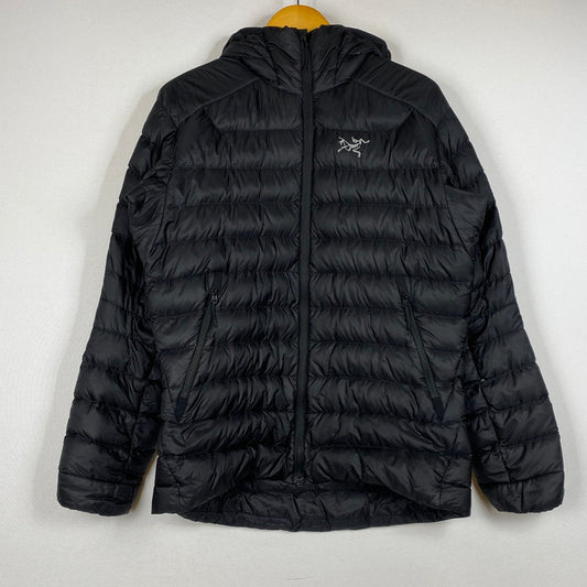 【現状渡し品】【メンズ】 ARCTERYX アークテリクス CERIUM LT HOODY 29923-132780 セリウム ライト ウェイト フーディー アウター 144-260721-sa-01-tei サイズ：S カラー：ブラック 万代Net店