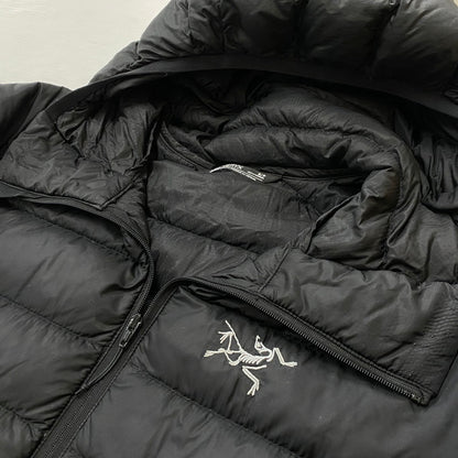 【現状渡し品】【メンズ】 ARCTERYX アークテリクス CERIUM LT HOODY 29923-132780 セリウム ライト ウェイト フーディー アウター 144-260721-sa-01-tei サイズ：S カラー：ブラック 万代Net店