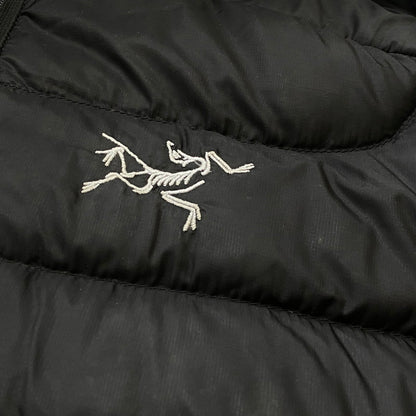 【現状渡し品】【メンズ】 ARCTERYX アークテリクス CERIUM LT HOODY 29923-132780 セリウム ライト ウェイト フーディー アウター 144-260721-sa-01-tei サイズ：S カラー：ブラック 万代Net店