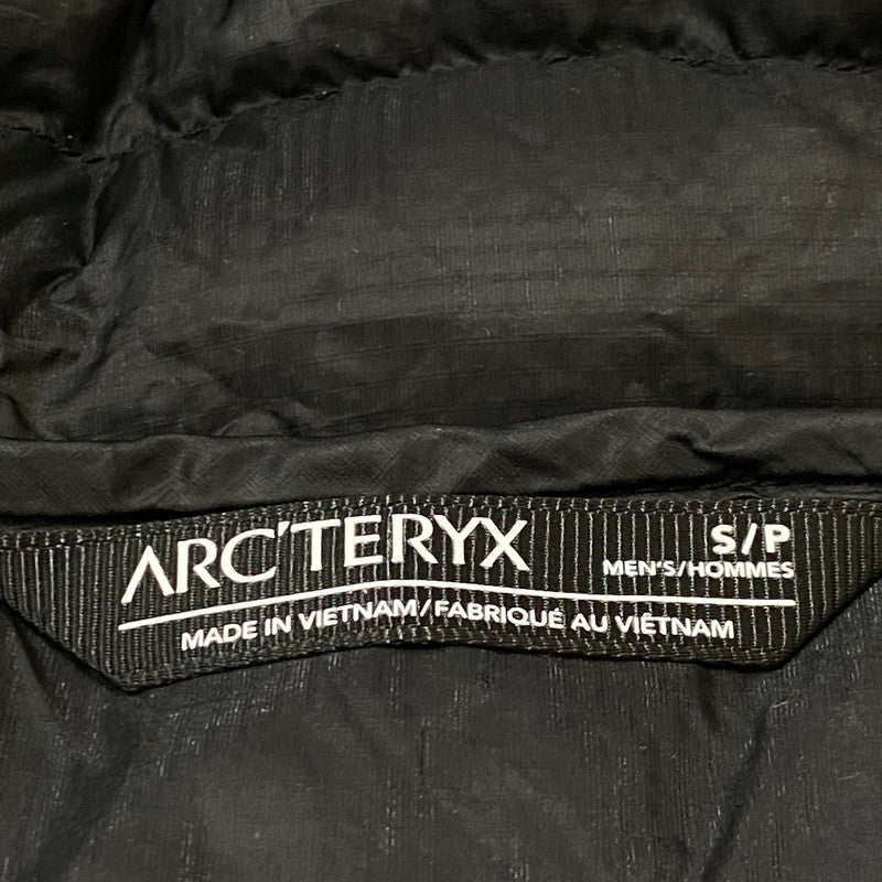 【現状渡し品】【メンズ】 ARCTERYX アークテリクス CERIUM LT HOODY 29923-132780 セリウム ライト ウェイト フーディー アウター 144-260721-sa-01-tei サイズ：S カラー：ブラック 万代Net店