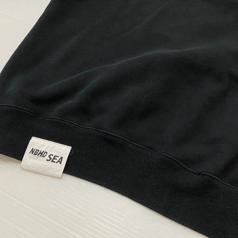 【中古品】【メンズ】 NEIGHBORHOOD ネイバーフッド × WINDANDSEA ウィンダンシー 別注コラボ LOGOSWEAT 231UWWSN ロゴ スウェット トップス トレ－ナー 142-260721-sa-04-tei サイズ：S カラー：ブラック 万代Net店