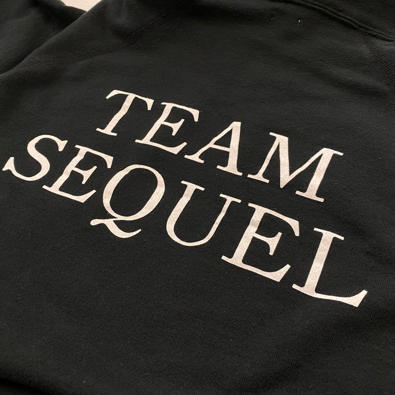 【中古品】【メンズ】 SEQUEL スィークェル LOGO HOODIE SQ-22AW-HD-03 ロゴ フーディー トップス プルーオーバーパーカー 142-260721-sa-08-tei サイズ：S カラー：ブラック 万代Net店