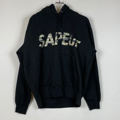 【中古品】【メンズ】 SAPEUR サプール CAMOUFLAGE LOGO FOODIE 迷彩 ロゴ フーディー 長袖 トップス プルオーバーパーカー 142-260724-sa-20-tei サイズ：M カラー：ブラック 万代Net店