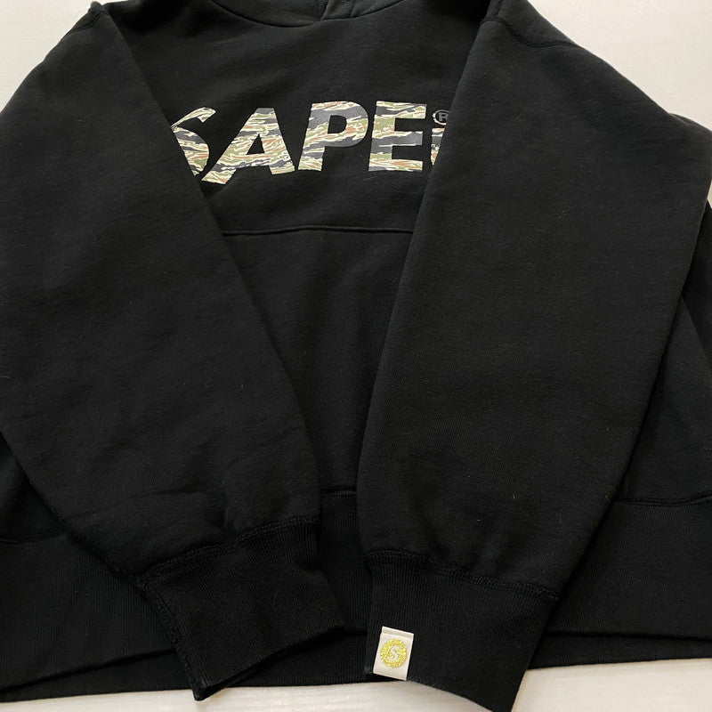 【中古品】【メンズ】 SAPEUR サプール CAMOUFLAGE LOGO FOODIE 迷彩 ロゴ フーディー 長袖 トップス プルオーバーパーカー 142-260724-sa-20-tei サイズ：M カラー：ブラック 万代Net店