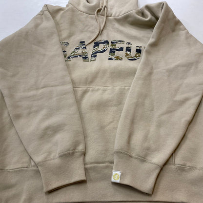【現状渡し品】【メンズ】 SAPEUR サプール CAMOUFLAGE LOGO FOODIE 迷彩 ロゴ フーディー 長袖 トップス プルオーバーパーカー 142-260724-sa-19-tei サイズ：L カラー：ベージュ 万代Net店