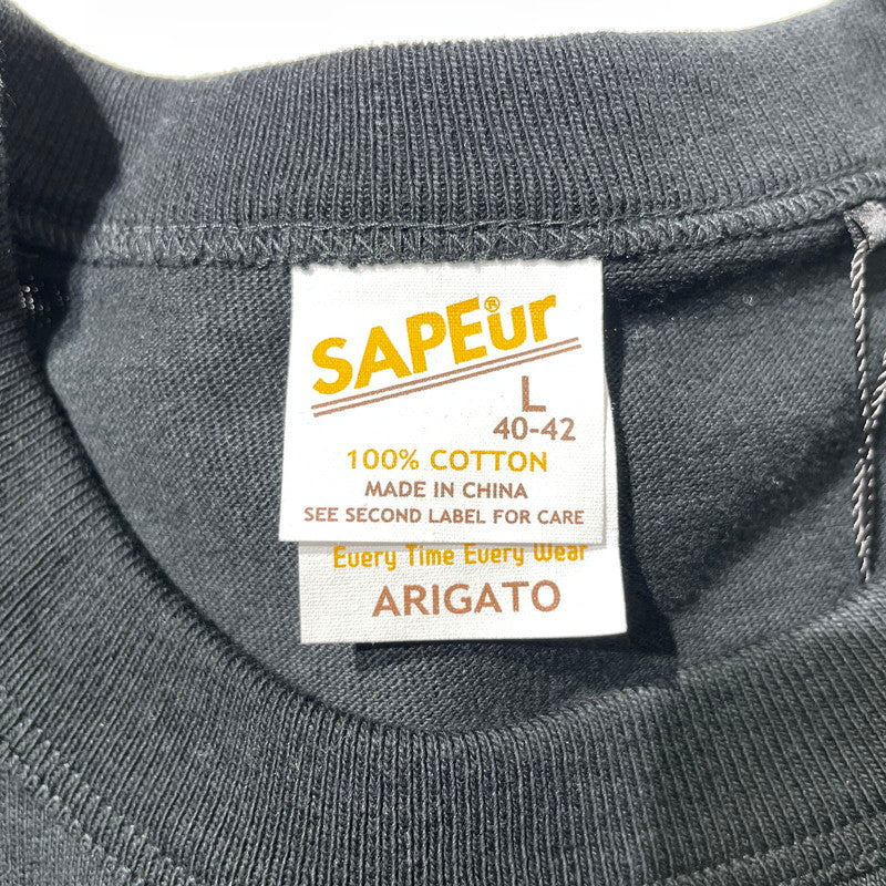 【中古品】【メンズ】 SAPEur サプール LOGO PRINT S/S TEE ロゴプリント ショートスリーブTシャツ 半袖トップス 142-260806-ss-02-tei サイズ：L　※タグ付き カラー：ブラック 万代Net店