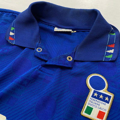 【現状渡し品】【メンズ】 DIADORA ディアドラ 90's FIGC R.BAGGIO UNIFORM 90年代 フィグシー ロベルト バッジョ ユニフォーム 半袖 トップス サッカー イタリア 代表 148-260724-sa-22-tei サイズ：M カラー：ブルー 万代Net店