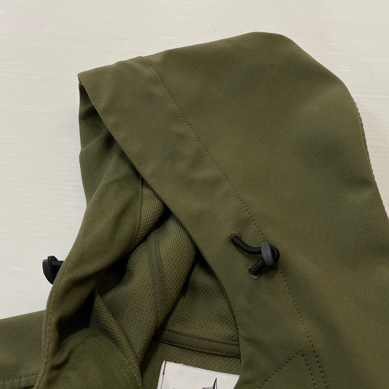 【中古品】【メンズ】 STONE ISLAND ストーン アイランド LIGHT SOFT SHELL-R HOODED JACKET 741540727 ライト ソフト シェル フード ジャケット 141-260724-sa-24-tei サイズ：M カラー：カーキ 万代Net店