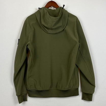 【中古品】【メンズ】 STONE ISLAND ストーン アイランド LIGHT SOFT SHELL-R HOODED JACKET 741540727 ライト ソフト シェル フード ジャケット 141-260724-sa-24-tei サイズ：M カラー：カーキ 万代Net店