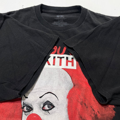 【中古品】【メンズ】 KITH キス VINTAGE PROGRAM TEE "PENNY WISE" 23-071-060-0033-30 ヴィンテージ プログラム Tシャツ ペニーワイズ 半袖 トップス 142-260727-yo-14-tei サイズ：XL カラー：ブラック 万代Net店
