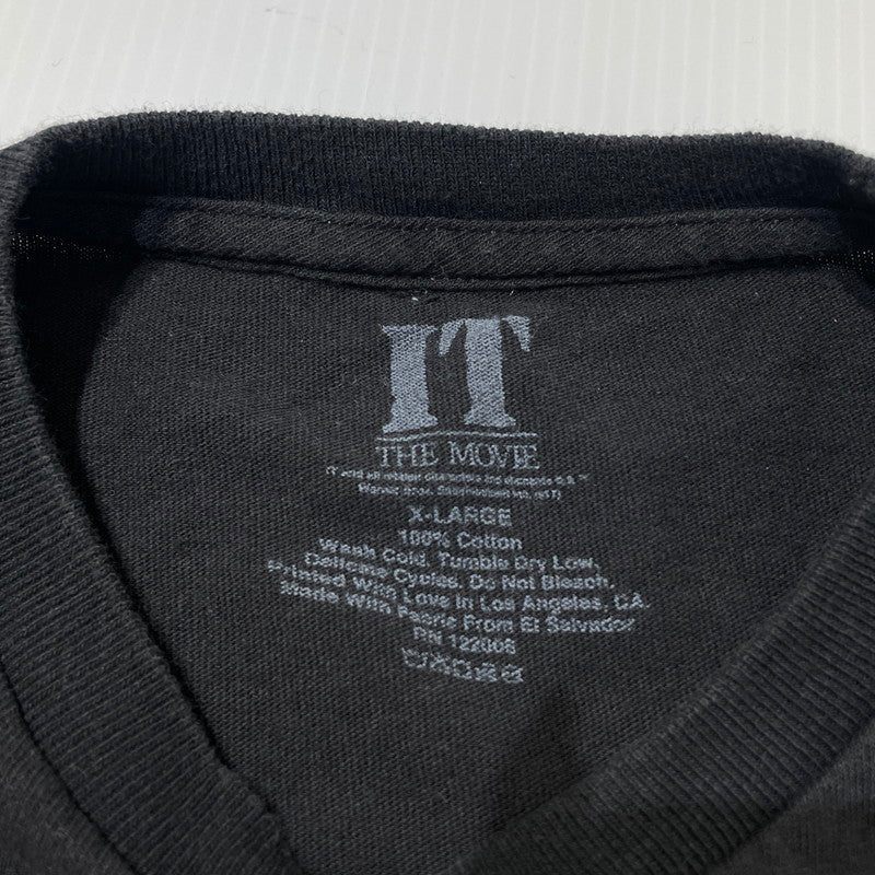 【中古品】【メンズ】 KITH キス VINTAGE PROGRAM TEE "PENNY WISE" 23-071-060-0033-30 ヴィンテージ プログラム Tシャツ ペニーワイズ 半袖 トップス 142-260727-yo-14-tei サイズ：XL カラー：ブラック 万代Net店