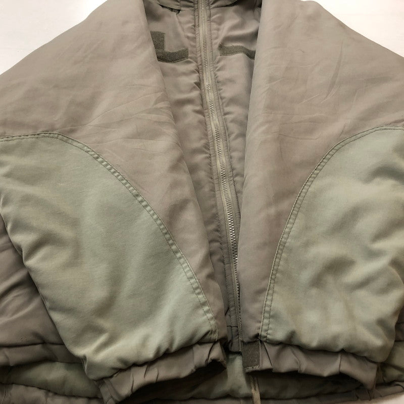 【中古品】【メンズ】 US.ARMY アメリカ軍 PARKA EXTREME COLD WEATHER GEN3 LEVEL7 W911QY-07-D-0003 パーカー エクストリーム コールド ウェザー ジーイーエヌ3 レベル7 アウター 第三世代 145-260727-sa-08-tei サイズ：M カラー：カーキ 万代Net店