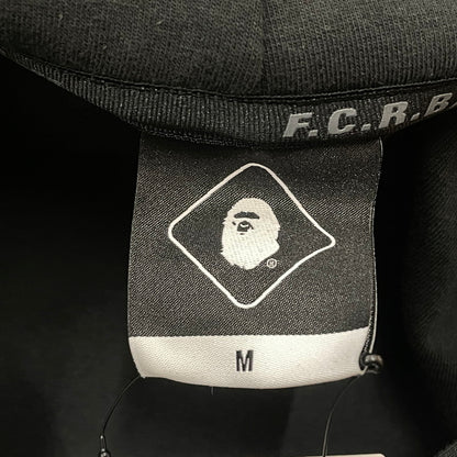 【中古品】【メンズ】 FCRB エフシーアールビー × A BATHING APE アベイジング エイプ 別注コラボ FCRB-190107 TEAM HOODIE チーム フーディー 長袖 トップス プルーオーバーパーカー 142-260728-sa-06-tei サイズ：M カラー：ブラック 万代Net店