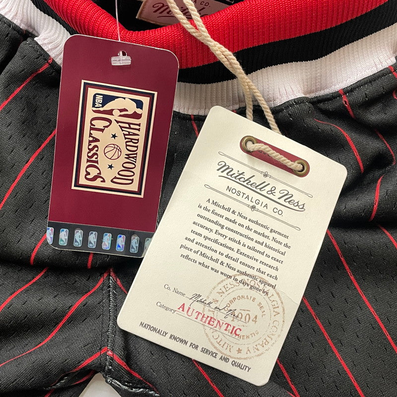 【中古品】【メンズ】 MITCHELL & NESS ミッチェル アンド ネス CHICAGO BULLS 1996-97 ALTERNATE AUTHENTIC SHORTS シカゴ ブルズ 1996-97 オルタネイト オーセンティック ショーツ ボトムス 短パン 159-260728-sa-02-tei サイズ：S カラー：ブラック 万代Net店