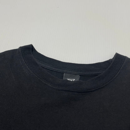 【中古品】【メンズ】 HUF ハフ TRIANGLE LOGO L/S TEE トライアングル ロゴ ロングスリーブ Tシャツ 長袖 トップス 142-260808-sa-03-tei サイズ：XL カラー：ブラック 万代Net店