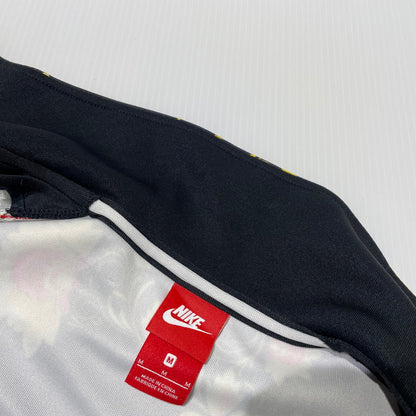 【中古品】【メンズ】 NIKE ナイキ AS M NSW N98 JKT PK TRIBUT AOP 909243-719 トリビュート オール オーバー プリント ジャケット ライトアウター トラックジャケット 148-260826-yo-11-teih サイズ：M カラー：総柄 万代Net店