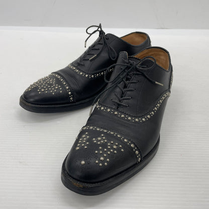 【中古品】【メンズ】 UNIFORM EXPERIMENT ユニフォームエクスペリメント STRIGHT TIP STUDS SHOES 130130-3 ストレートチップ スタッズ シューズ 靴 レザーシューズ 164-261014-yo-27-teih サイズ：8 1/2 カラー：ブラック 万代Net店
