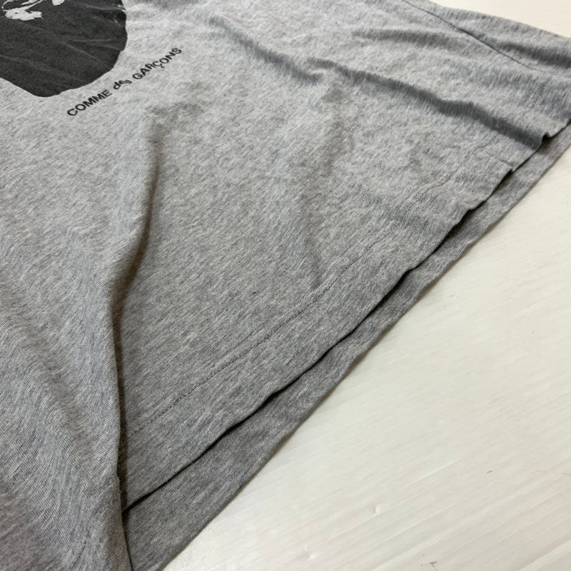 【中古品】【メンズ】 COMME des GARCONS コムデギャルソン AI WEIWEI S/S TEE アイ ウェイウェイ ショートスリーブ Tシャツ 半袖 トップス 140-260808-ko-10-tei サイズ：M カラー：グレー 万代Net店