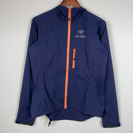 【中古品】【レディース】 ARC’TERYX アークテリクス SQUAMISH HOODY 13661-7802 スコーミッシュ フーディ アウター ジャケット 168-260730-sa-05-tei サイズ：S カラー：ネイビー 万代Net店