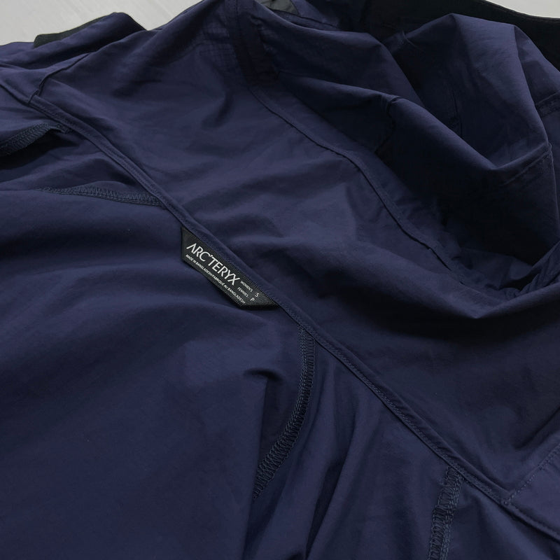 【中古品】【レディース】 ARC’TERYX アークテリクス SQUAMISH HOODY 13661-7802 スコーミッシュ フーディ アウター ジャケット 168-260730-sa-05-tei サイズ：S カラー：ネイビー 万代Net店