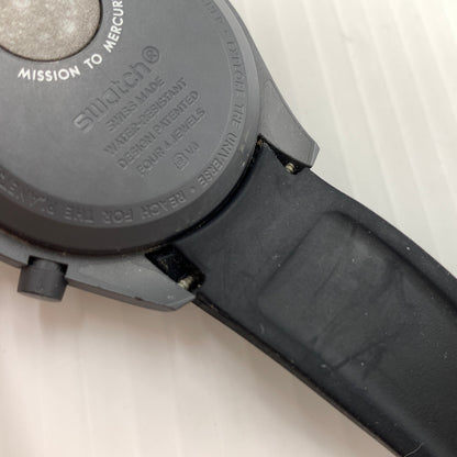 【現状渡し品】【メンズ】 SWATCH スウォッチ × OMEGA オメガ 別注 コラボ MOONSWATCH MISSION TO MERCURY S033A100 ムーンスウォッチ ミッション トゥ マーキュリー 腕時計 197-260801-ko-06-tei カラー：グレーブラック 万代Net店