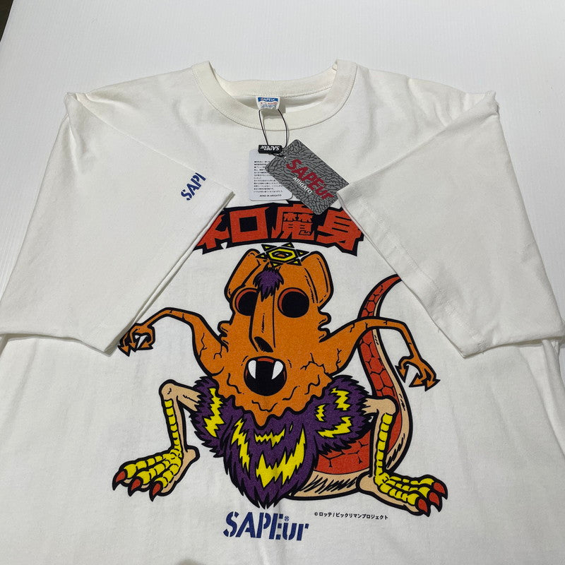【中古品】【メンズ】 SAPEUR サプール × BIKKURIMANN ビックリマン 別注コラボ NERO S/S TEE ネロ 魔身 ショートスリーブ Tシャツ 半袖 トップス 142-260731-sa-11-tei サイズ：XL カラー：ホワイト 万代Net店