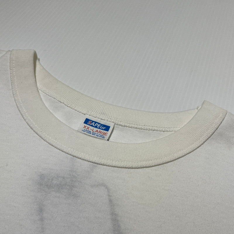 【現状渡し品】【メンズ】 SAPEUE サプール × ビックリマン BIKKURIMANN 別注コラボ ELSA S/S TEE 野聖 エルサ ショート スリーブ Tシャツ 半袖 トップス 142-260731-sa-12-tei サイズ：XXL カラー：ホワイト 万代Net店