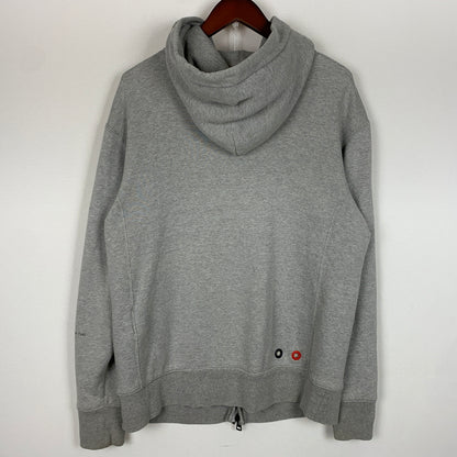 【中古品】【メンズ】 MONCLER モンクレール × FRAGMENT DESIGN フラグメント デザイン 別注コラボ 18AW MAGLIA ZIP HOODIE D209U8400450 809CB 2018年秋冬 マリア ジップ フーディ パーカー 141-260730-sa-10-tei サイズ：M カラー：グレー 万代Net店