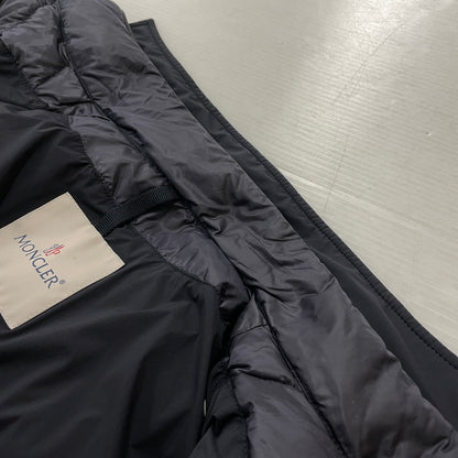 【中古品】【メンズ】 MONCLER FERRANDIER モンクレール フェルナンデス GIACCA E20913092090 53132 ジャッカ アウター ジャケット 141-260730-sa-02-tei サイズ：3 カラー：ブラック 万代Net店