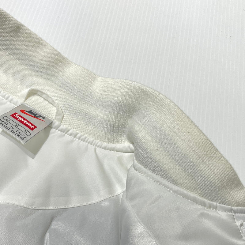 【中古品】【メンズ】 SUPREME シュプリーム× NIKE ナイキ × NBA TEAMS NBAチーム 別注コラボ 18SS WARM-UP JACKET ウォームアップ ジャケット アウター 149-260801-yo-11-tei サイズ：M カラー：ホワイト 万代Net店