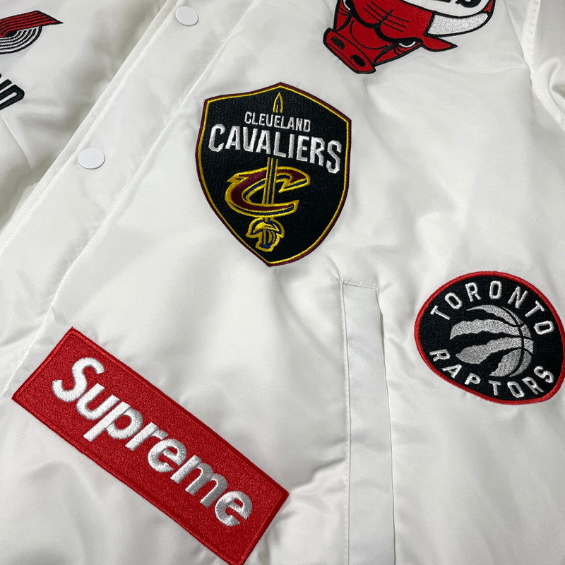 【中古品】【メンズ】 SUPREME シュプリーム× NIKE ナイキ × NBA TEAMS NBAチーム 別注コラボ 18SS WARM-UP JACKET ウォームアップ ジャケット アウター 149-260801-yo-11-tei サイズ：M カラー：ホワイト 万代Net店