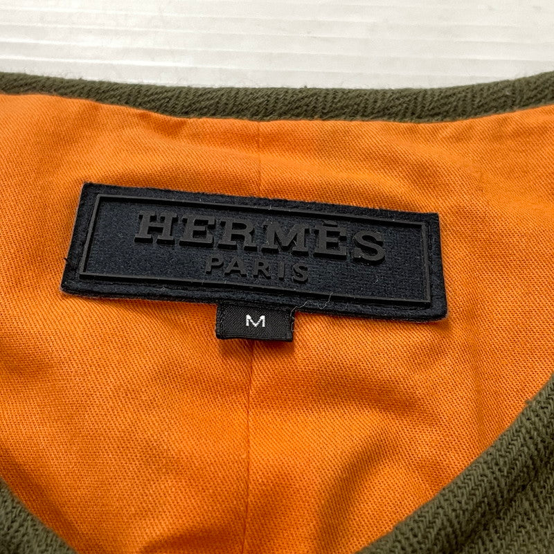 【中古品】【メンズ】 HERMES エルメス HERRINGBONE ZIP VEST ヘリンボーン ジップ ベスト トップス 141-260804-sa-01-tei サイズ：M カラー：カーキ 万代Net店