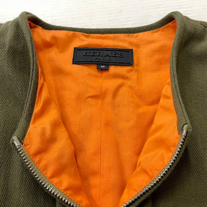 【中古品】【メンズ】 HERMES エルメス HERRINGBONE ZIP VEST ヘリンボーン ジップ ベスト トップス 141-260804-sa-01-tei サイズ：M カラー：カーキ 万代Net店